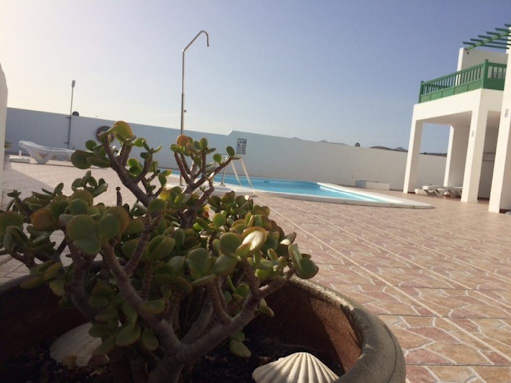 Alhambra Apartamentos Тіас Номер фото