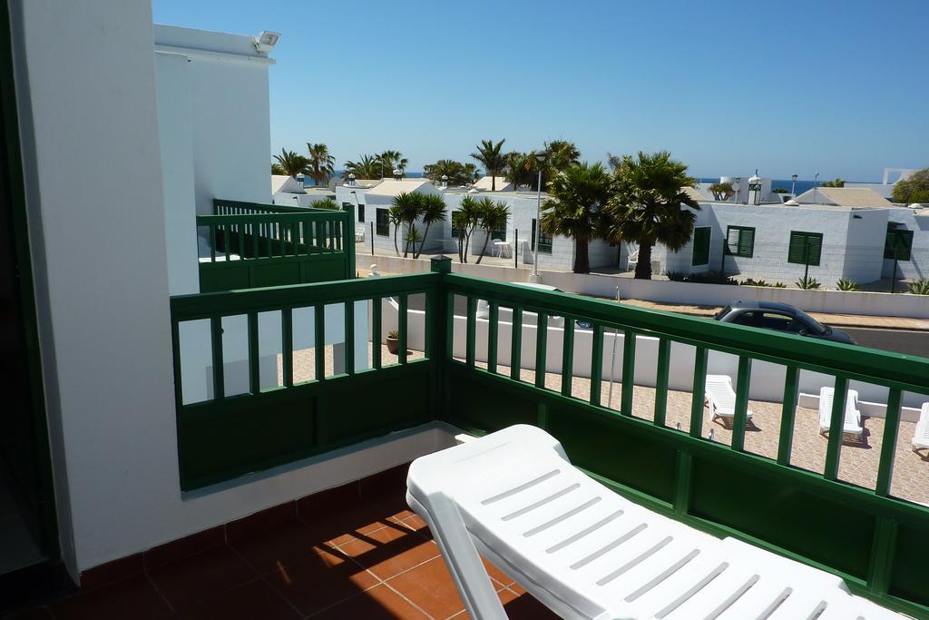 Alhambra Apartamentos Тіас Екстер'єр фото