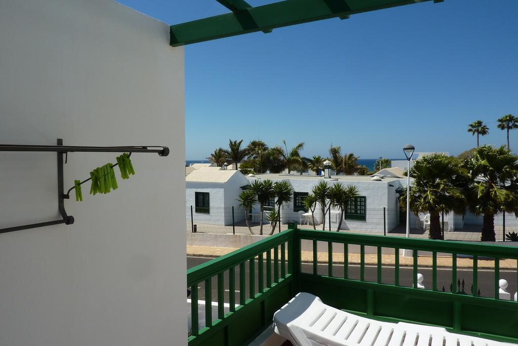 Alhambra Apartamentos Тіас Екстер'єр фото