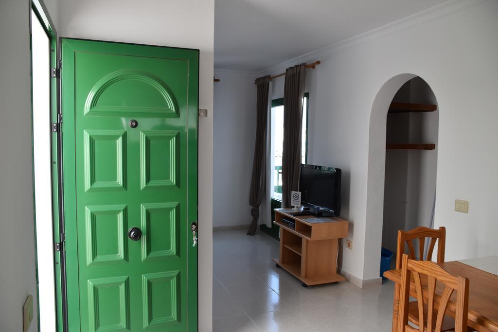 Alhambra Apartamentos Тіас Екстер'єр фото