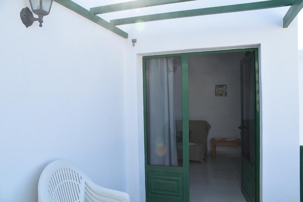 Alhambra Apartamentos Тіас Екстер'єр фото