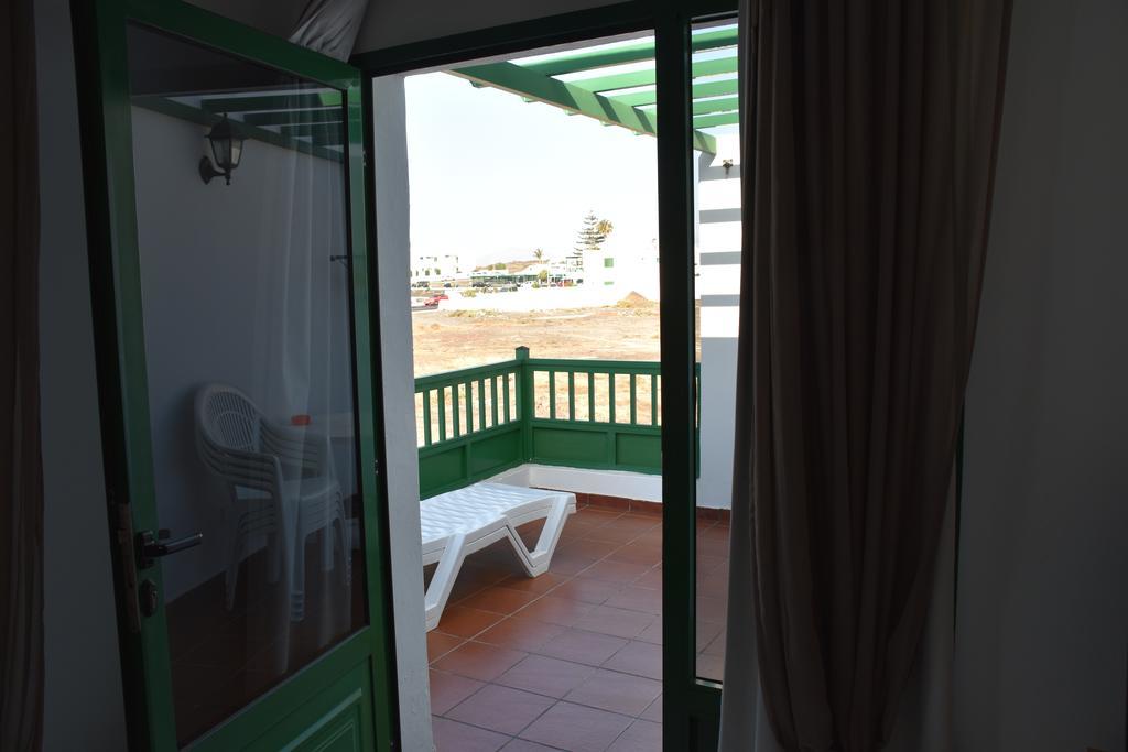 Alhambra Apartamentos Тіас Екстер'єр фото