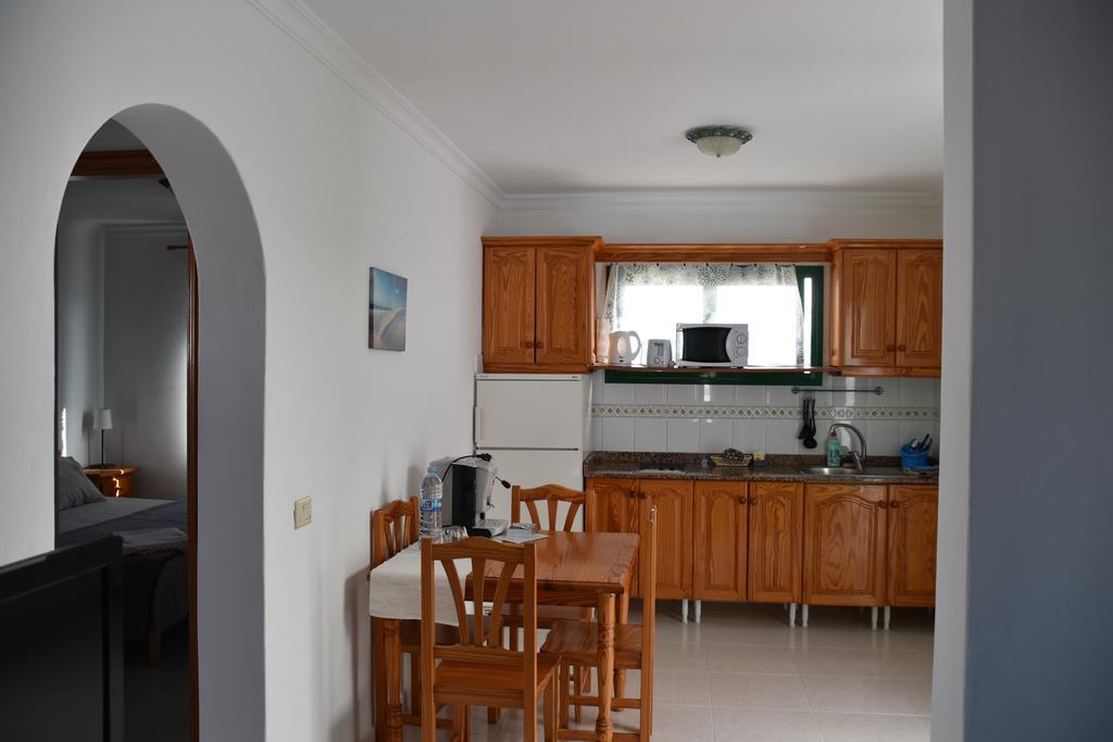 Alhambra Apartamentos Тіас Екстер'єр фото