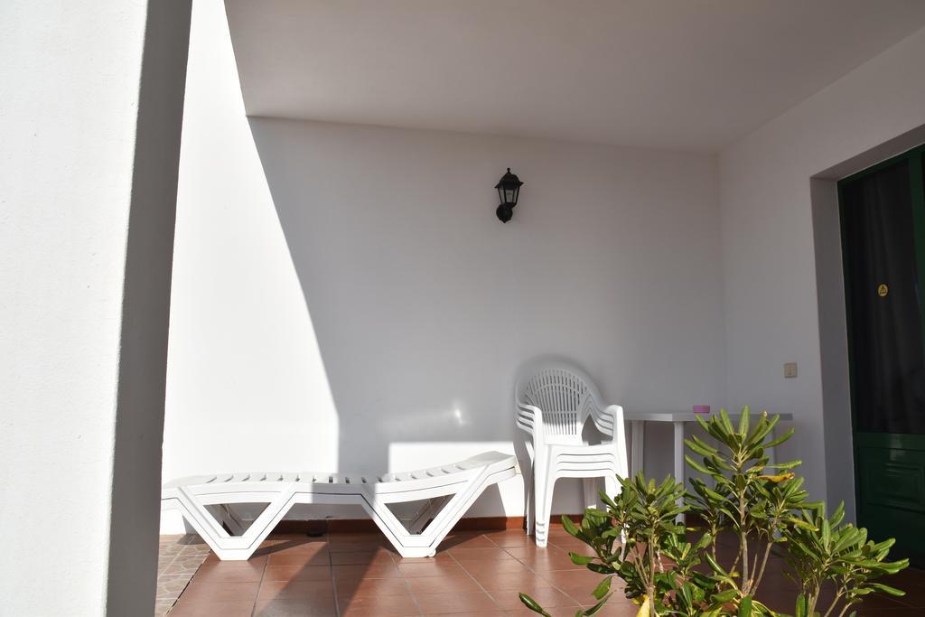 Alhambra Apartamentos Тіас Екстер'єр фото