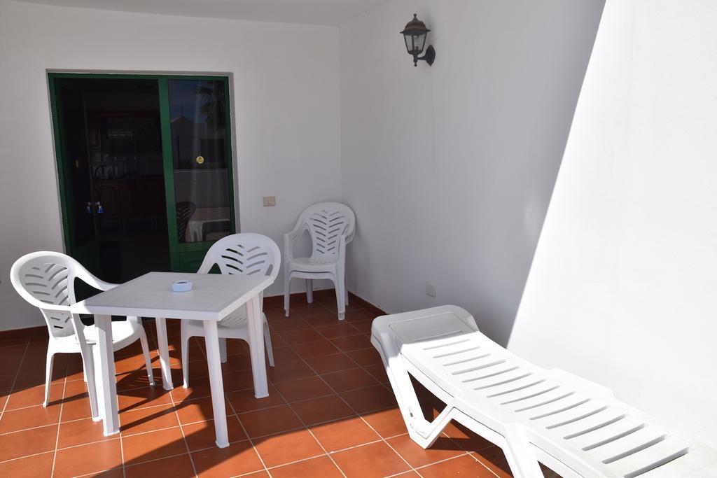 Alhambra Apartamentos Тіас Екстер'єр фото