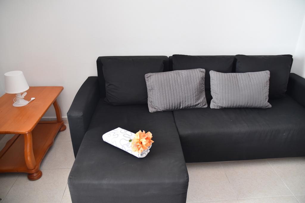 Alhambra Apartamentos Тіас Екстер'єр фото
