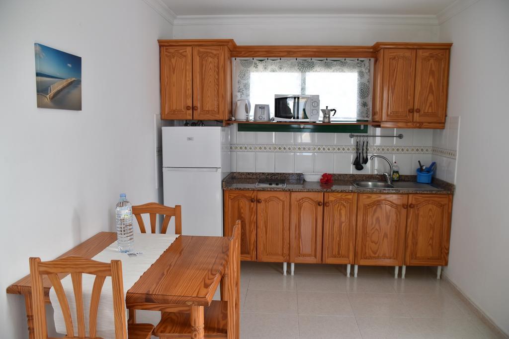 Alhambra Apartamentos Тіас Екстер'єр фото