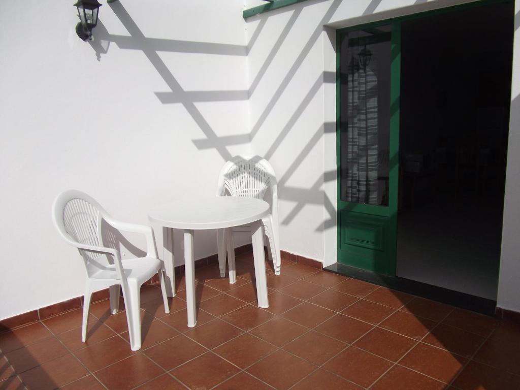 Alhambra Apartamentos Тіас Екстер'єр фото