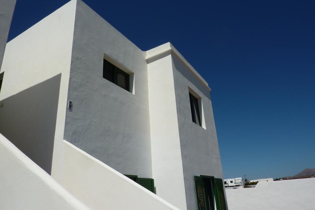 Alhambra Apartamentos Тіас Екстер'єр фото